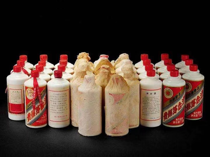 叠彩日照岚山回收酒价格哪里回收(附近上门回收茅台酒）?